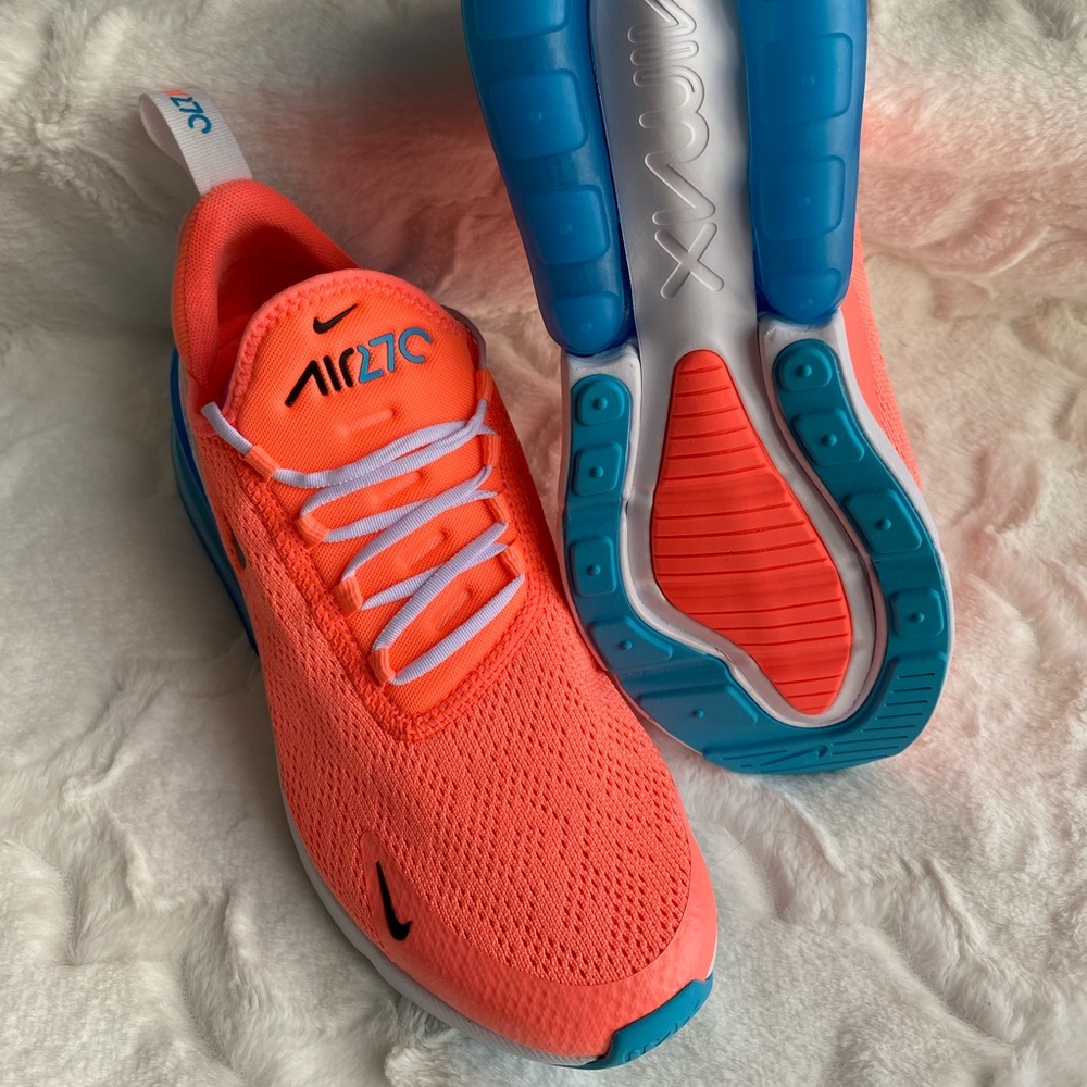 Nike Air Max 270 - Women’s 7 - new w/o box/tags